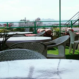 raj-stay-guest-house.udaipurhotels.org/